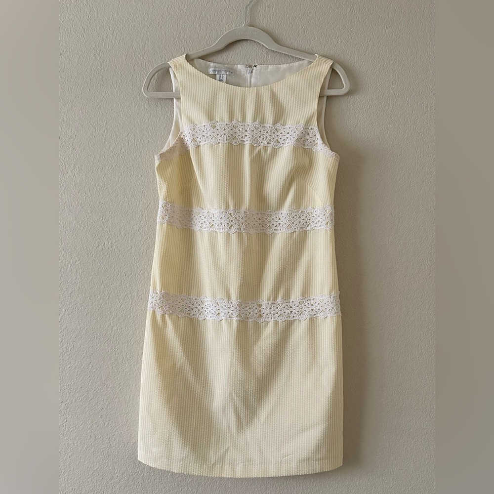 London Times Elegant Yellow Cream Dress with Lace